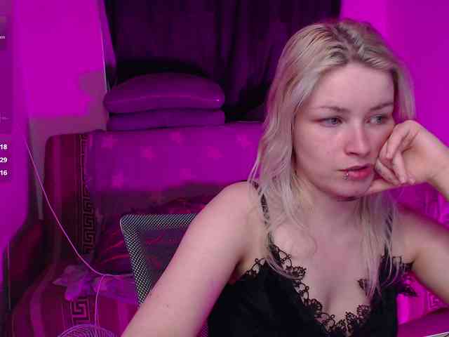 CherryNight666 webcam