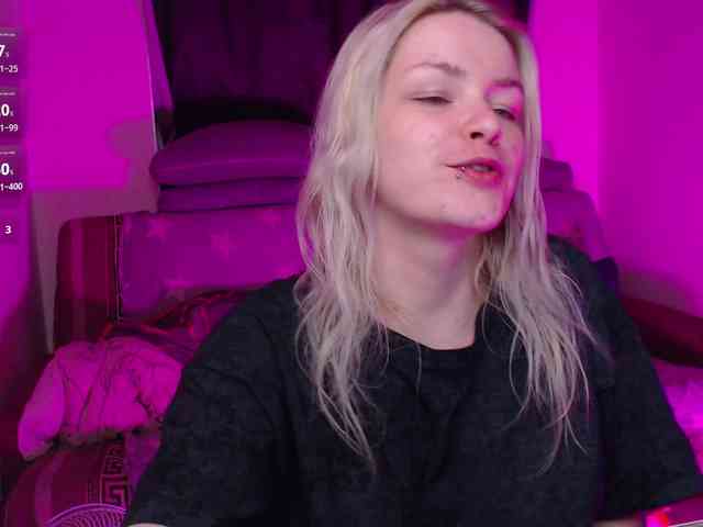 CherryNight666 webcam