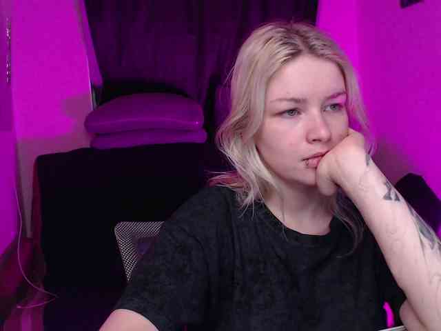 CherryNight666 webcam