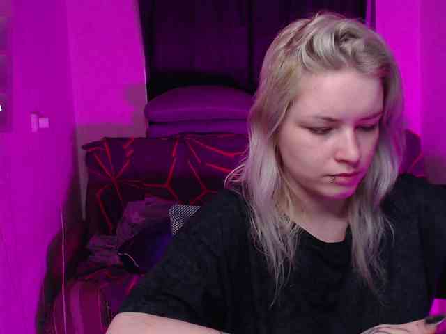CherryNight666 webcam
