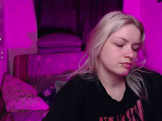 CherryNight666 webcam