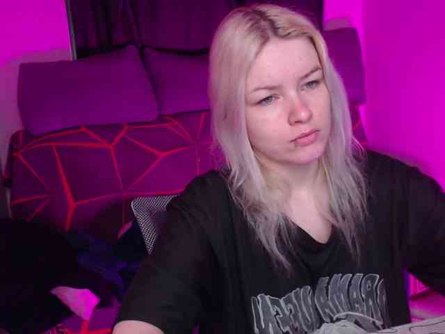 CherryNight666 webcam