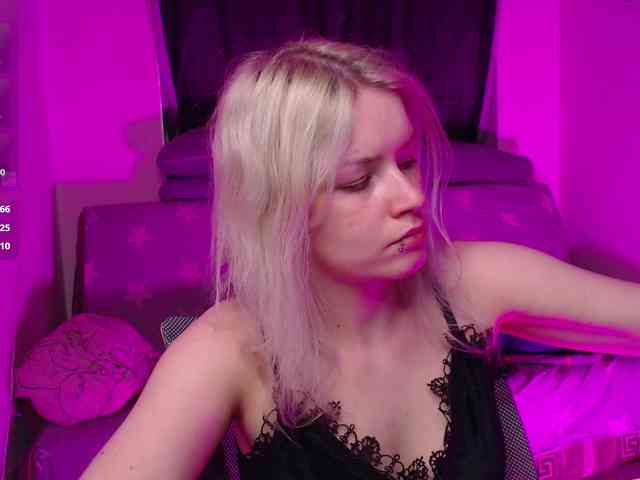CherryNight666 webcam