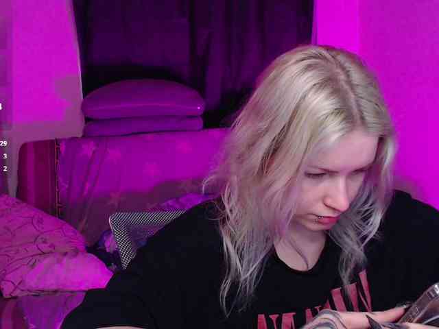 CherryNight666 webcam