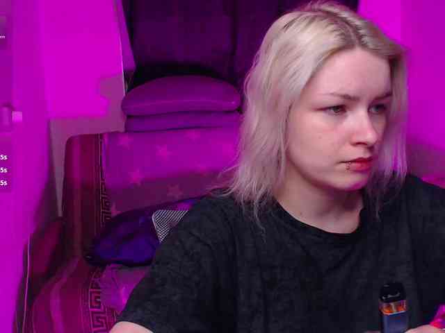 CherryNight666 webcam