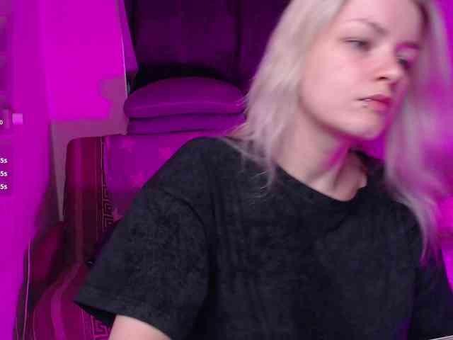 CherryNight666 webcam