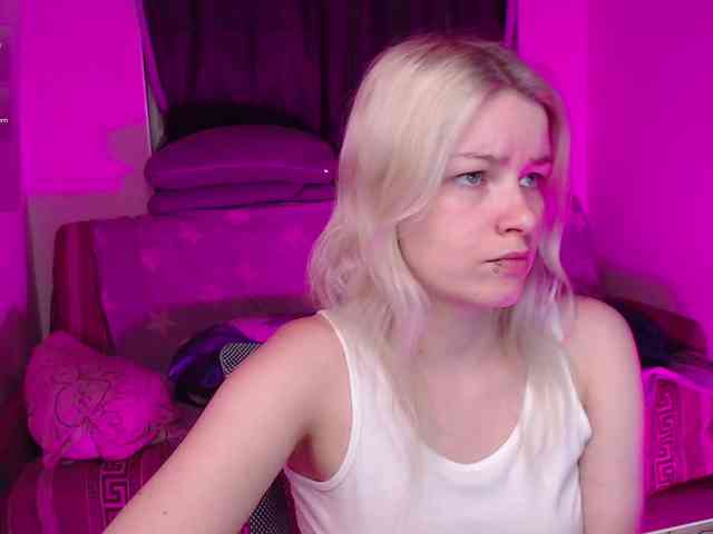 CherryNight666 webcam
