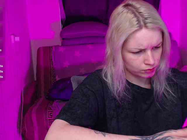 CherryNight666 webcam