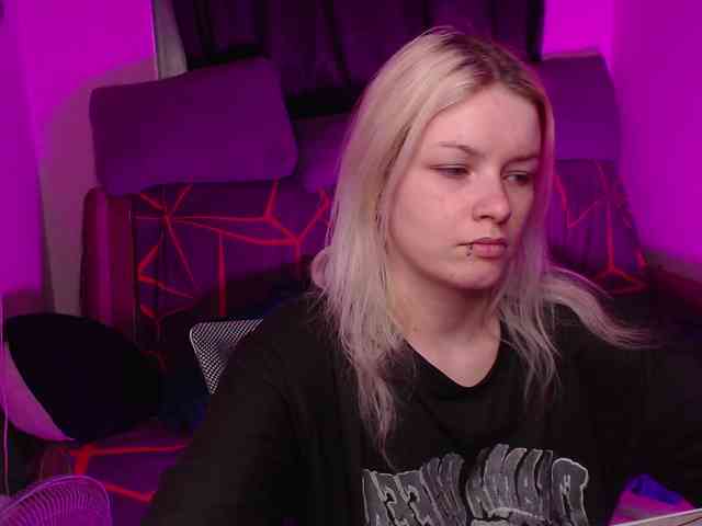 CherryNight666 webcam