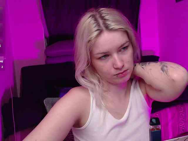 CherryNight666 webcam