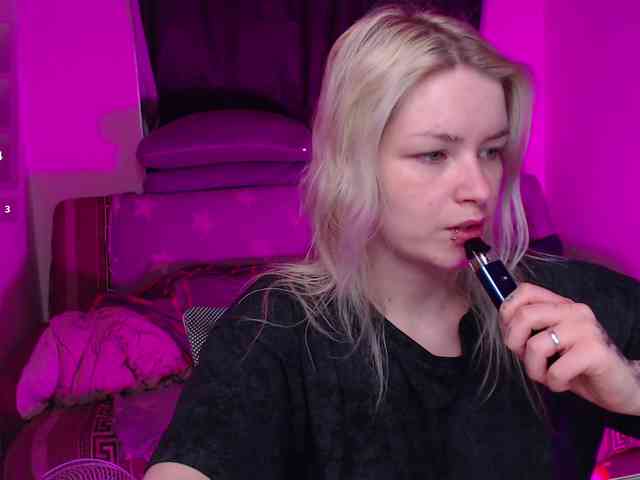 CherryNight666 webcam