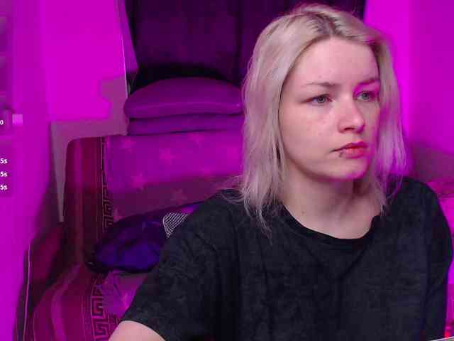CherryNight666 webcam
