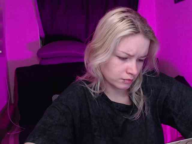 CherryNight666 webcam