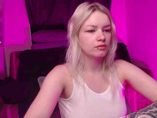CherryNight666 webcam
