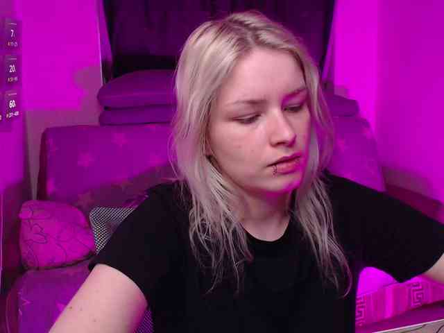 CherryNight666 webcam