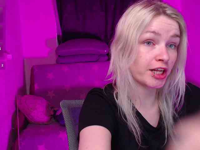CherryNight666 webcam