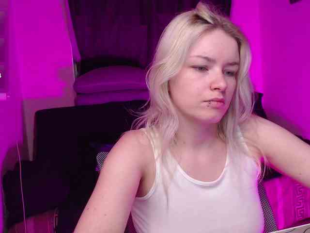 CherryNight666 webcam