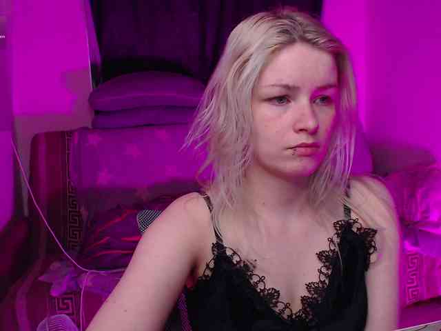 CherryNight666 webcam