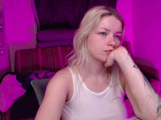 CherryNight666 webcam