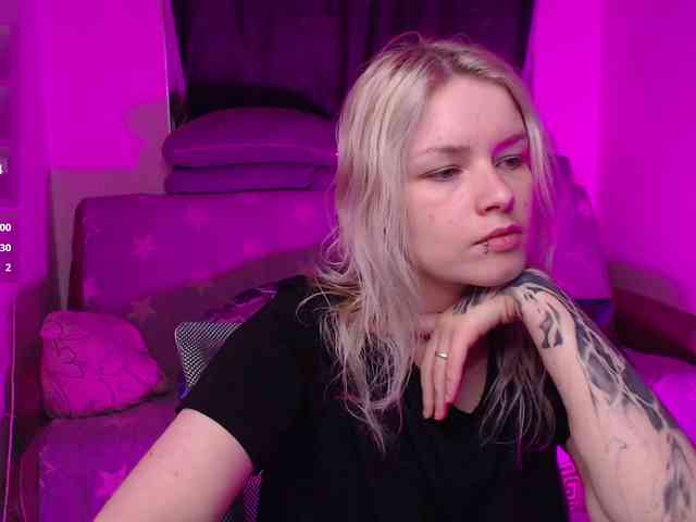 CherryNight666 webcam
