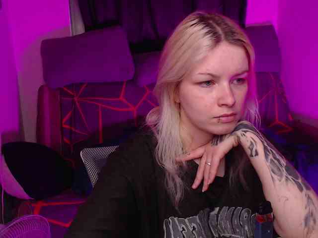CherryNight666 webcam