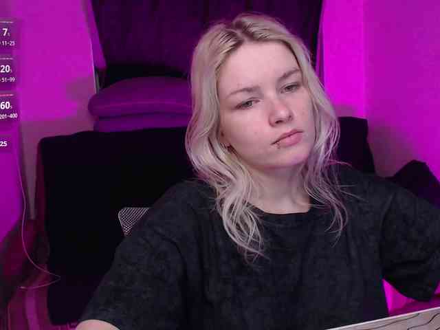 CherryNight666 webcam