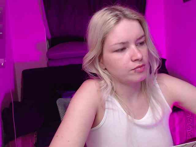 CherryNight666 webcam