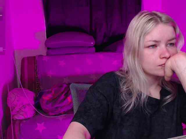 CherryNight666 webcam