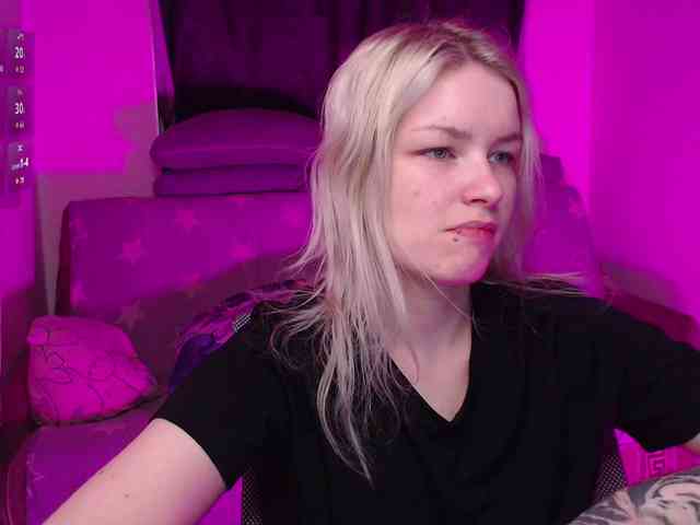CherryNight666 webcam