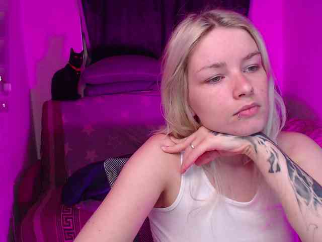 CherryNight666 webcam