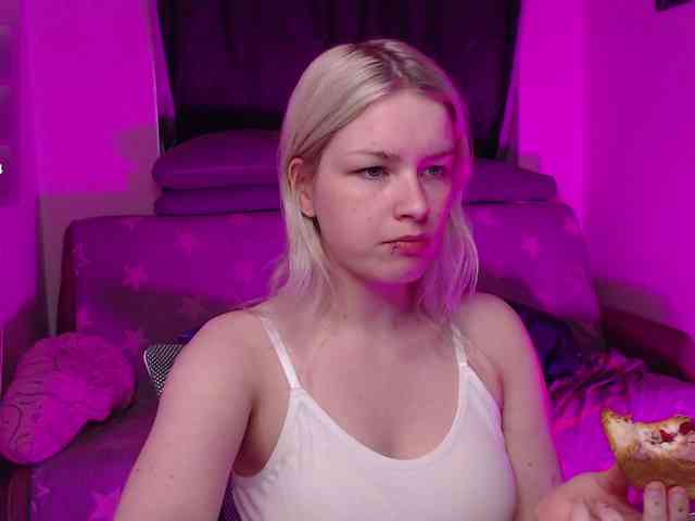 CherryNight666 webcam