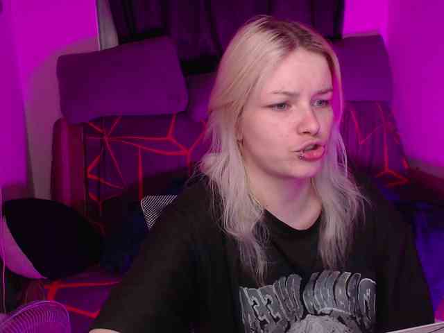 CherryNight666 webcam