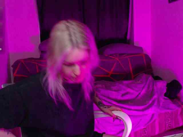 CherryNight666 webcam