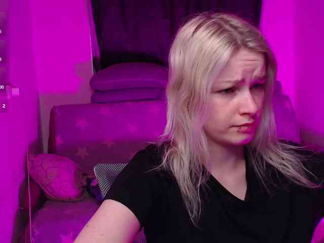 CherryNight666 webcam