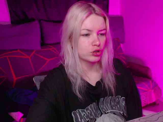 CherryNight666 webcam