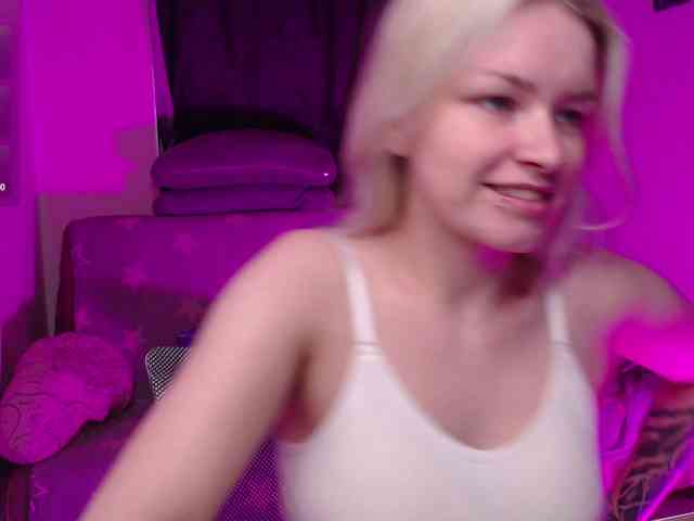 CherryNight666 webcam