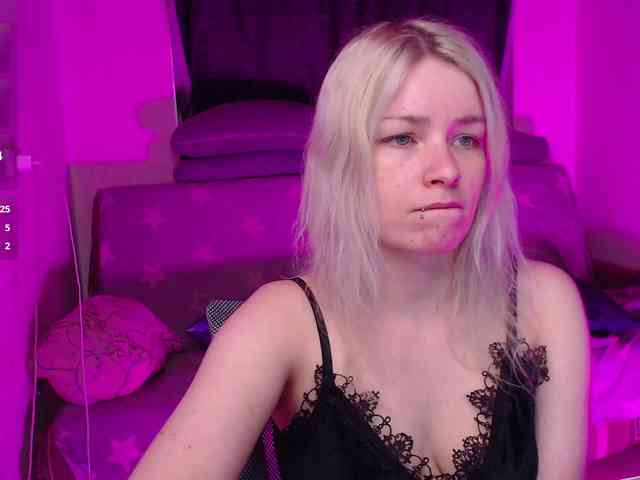 CherryNight666 webcam