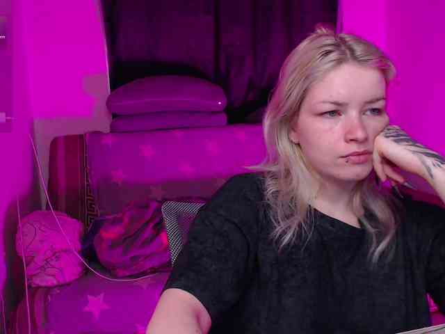 CherryNight666 webcam