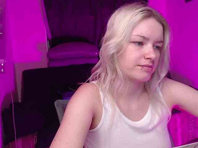 CherryNight666 webcam