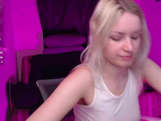 CherryNight666 webcam