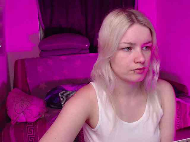 CherryNight666 webcam