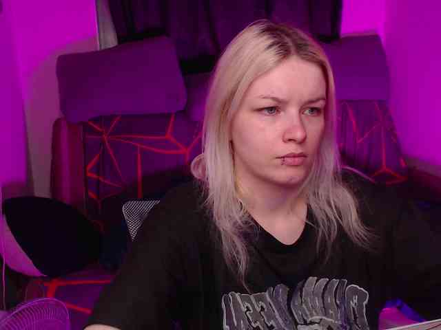 CherryNight666 webcam