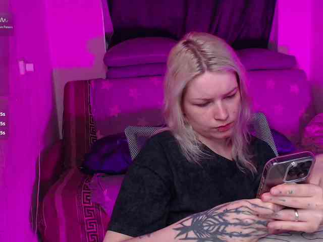CherryNight666 webcam