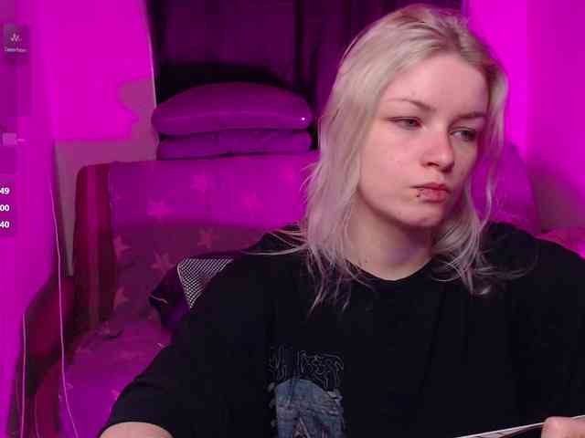 CherryNight666 webcam