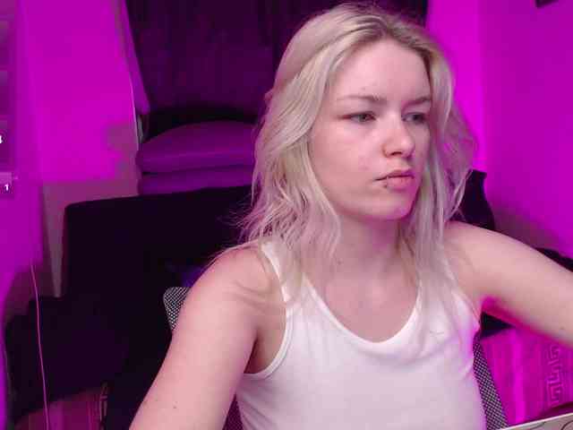 CherryNight666 webcam