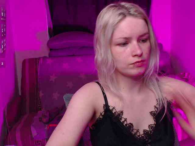 CherryNight666 webcam