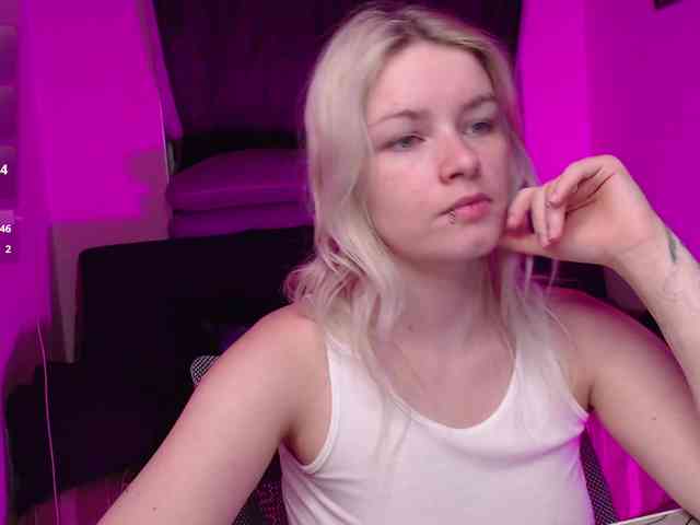 CherryNight666 webcam