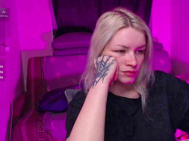 CherryNight666 webcam