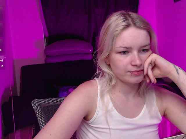 CherryNight666 webcam