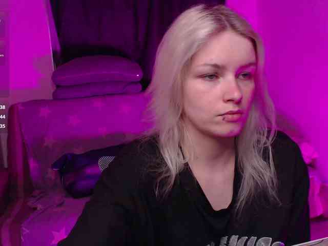 CherryNight666 webcam